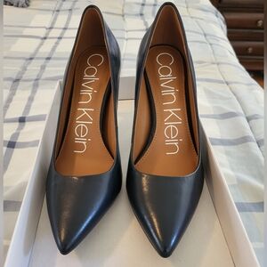 Calvin Klein Pump